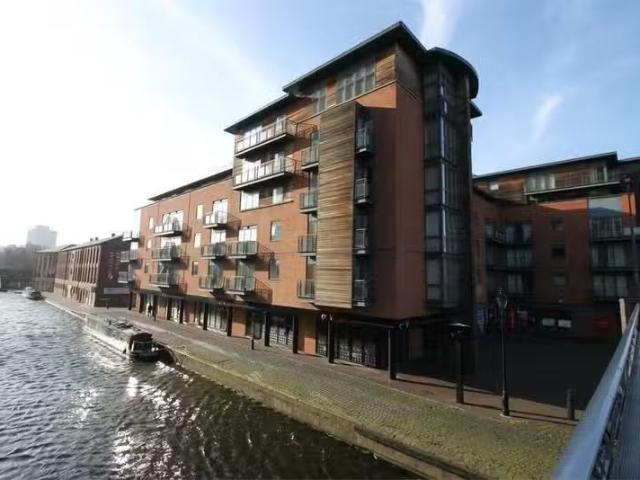 Cozy 2 BA 2 bedroom apartment for rent in Canal Wharf, Waterfr.