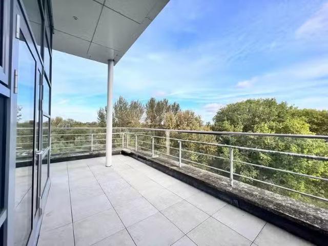 Unique 2 BA 2 bedroom apartment for rent in Edinburgh House, E.
