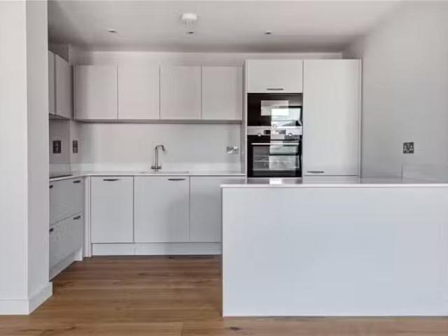 Cozy 2 BA 2 bedroom apartment for rent in Magdalen Road, Exete.