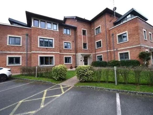 New 2 BA 2 bedroom apartment for rent in Station Approach, Duf.