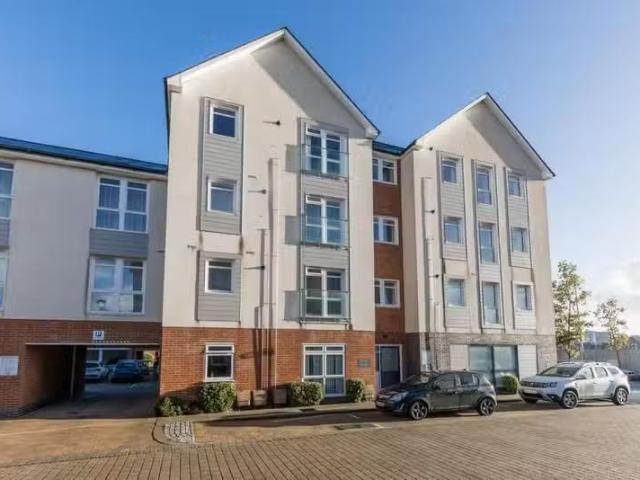 Cheap 2 BA 2 bedroom apartment for rent in Stabler Way, Poole.