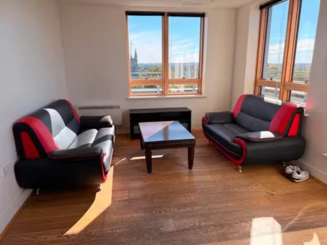 Just in! 2 BA 2 bedroom flat for rent in Albemarle Road, Becke.