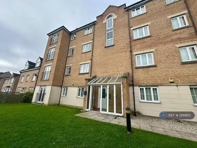 Just in! 2 BA 2 bedroom flat for rent in Sandhill Close, Bradf.