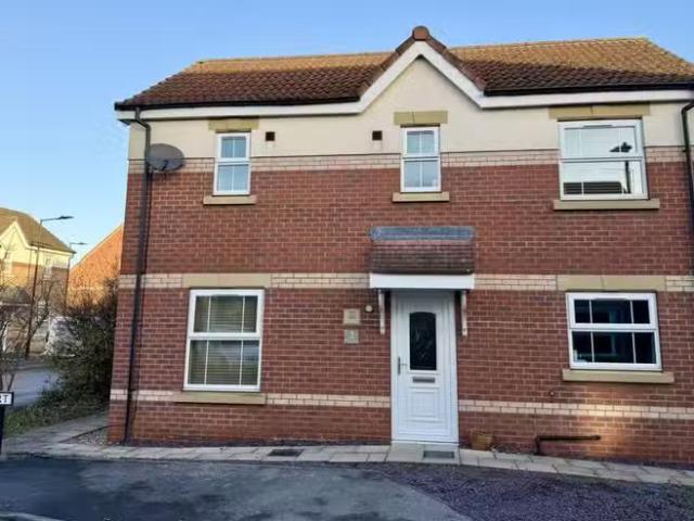 Rental! 2 BA 4 bedroom detached house for rent in Comet Court.