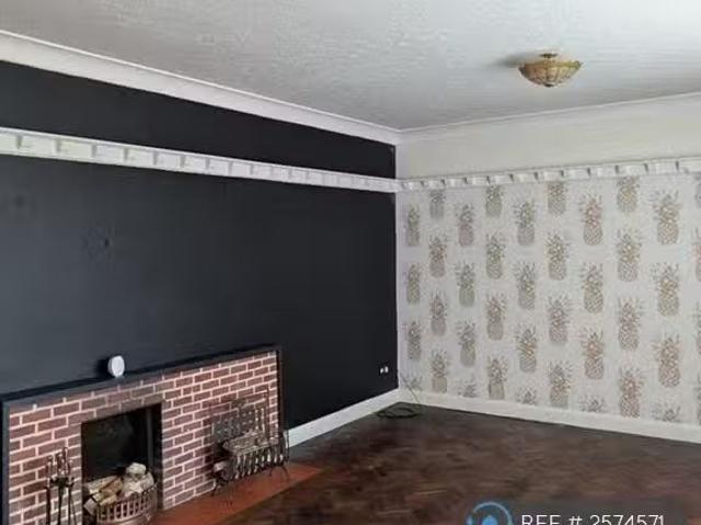 Unique 2 BA 4 bedroom detached house for rent in Doncaster Roa.