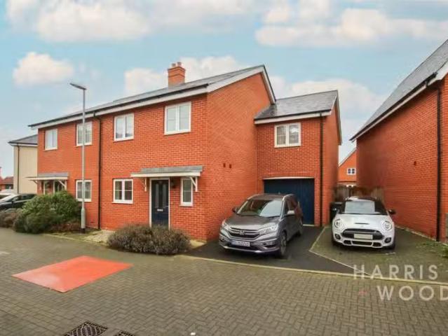New 2 BA 4 bedroom house for rent in Summertime Drive, Colches.