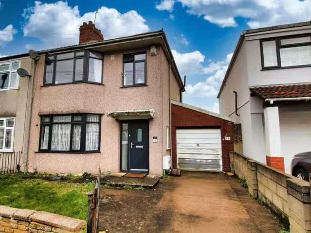 Unique 2 BA 4 bedroom property for rent in Frome Valley Road.