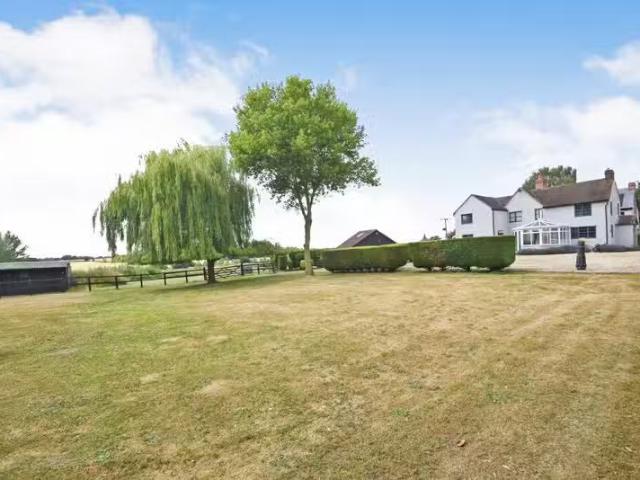 Just in! 2 BA 4 bedroom semi detached house for rent in Stebbi.
