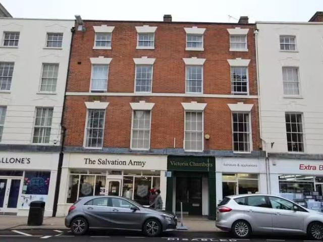 Nice 2 BA 8 bedroom flat for rent in Victoria Chambers, 132 13.