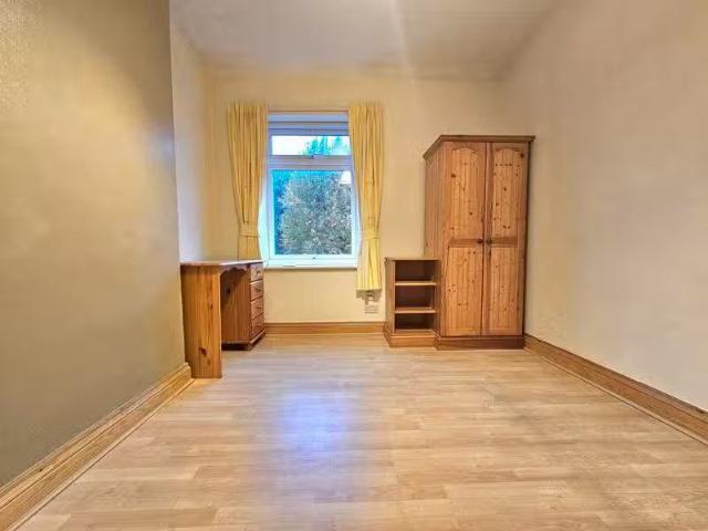 New 2 BA 8 bedroom semi detached house for rent in Oak Road, W.