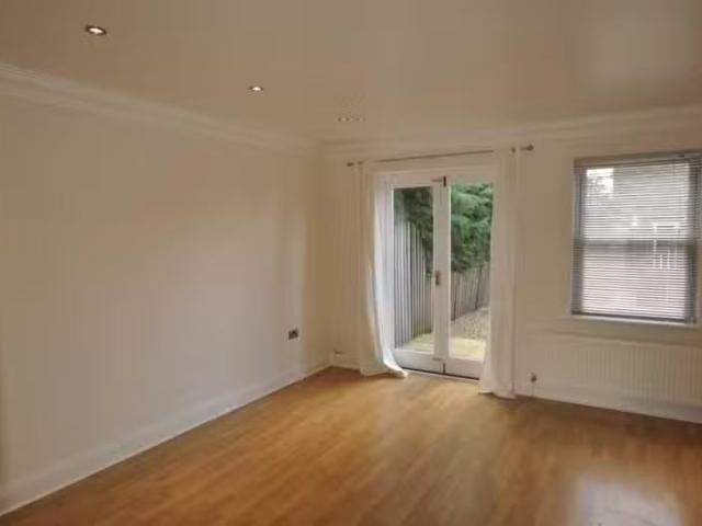 For Rent! 2 bedroom terraced house for rent in Arbour Lane, Ch.