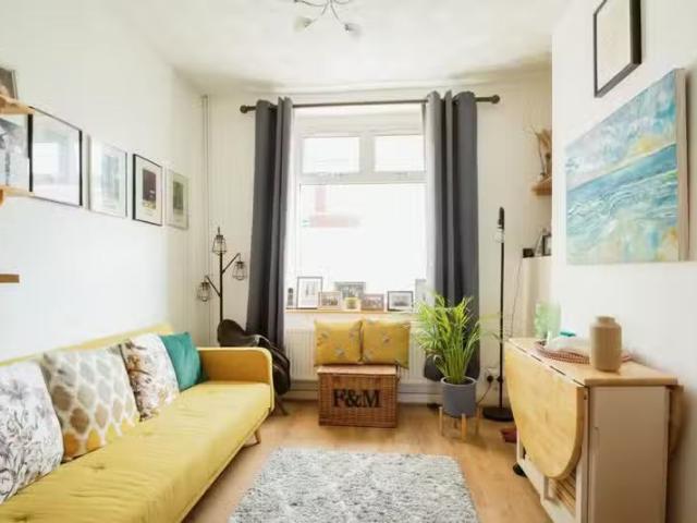 Nice 2 bedroom terraced house for rent in Hereford Street, Cae.