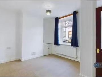 Nice 2 bedroom terraced house for rent in Lonsdale Street, Wor.