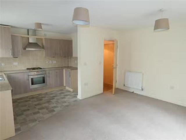 Nice 2 bedroom apartment for rent in Laithe Hall Avenue, Cleck.