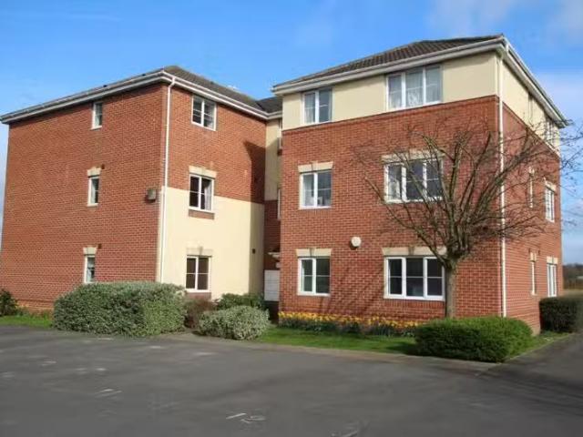Cheap 2 bedroom apartment for rent in Meadow Bank, Fazeley, Ta.