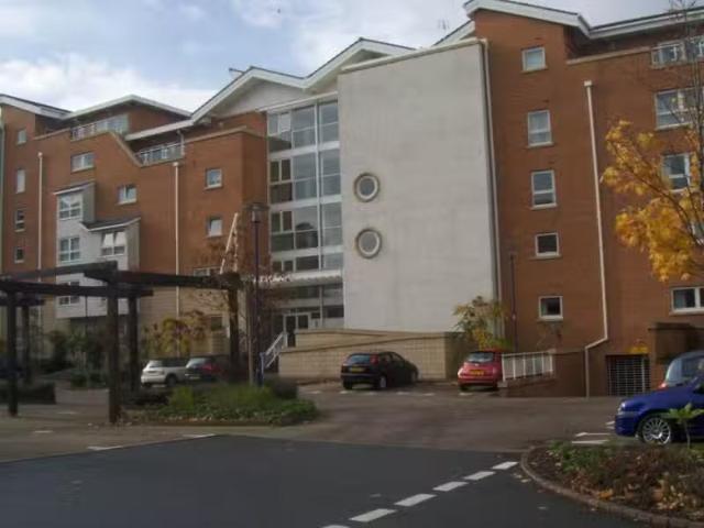 Deal! 2 bedroom duplex for rent in Florence House, Judkin Cour.