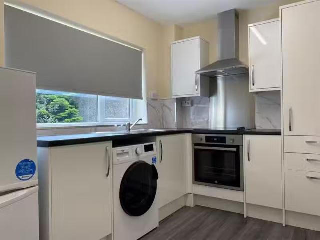 For Rent! 2 bedroom flat for rent in Maplewood Avenue, Cardiff.