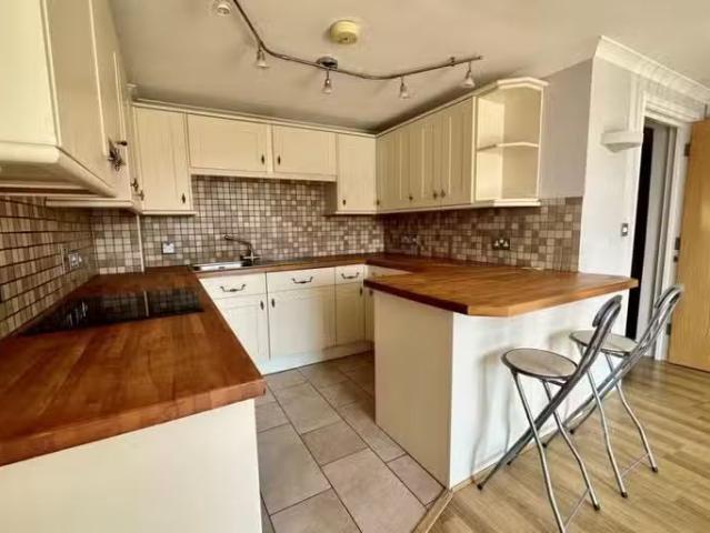 Cozy 2 bedroom flat for rent in Newmans Close, Hythe, Kent, CT21