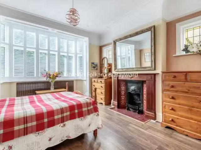 Deal! 2 bedroom flat for rent in Burnt Ash Lane, Bromley, Kent.
