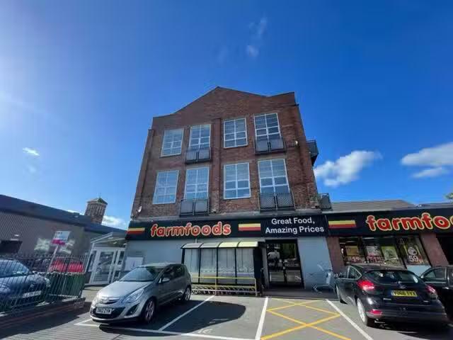 Rental! 2 bedroom flat for rent in Elizabeth Court, Green Stre.