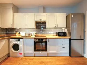 Just in! 2 bedroom flat for rent in Flat, Raleigh Road, Brist.