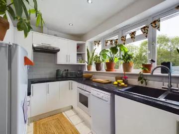 New 2 bedroom flat for rent in Foxgrove Road, Beckenham, BR3