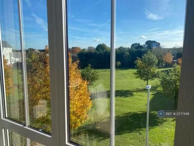 Unique 2 bedroom flat for rent in Lambourne Chase, Chelmsford.
