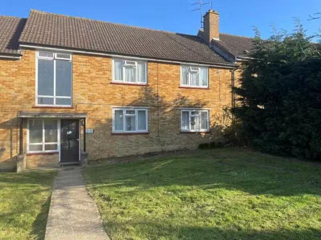 New 2 bedroom flat for rent in Parker Way, Halstead, Esinterac.