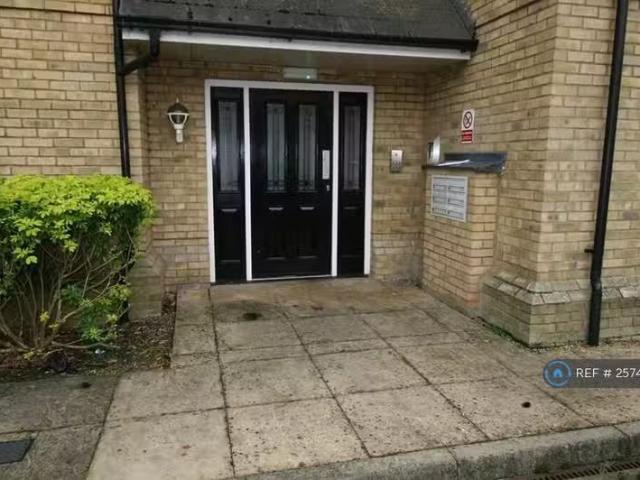 Rental! 2 bedroom flat for rent in Weetmans Drive, Colchester.