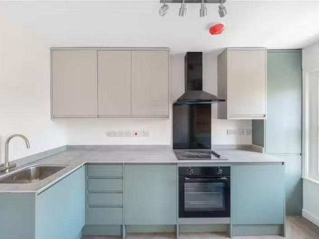 New 2 bedroom property to let in Milton Road, London, SE24 £.