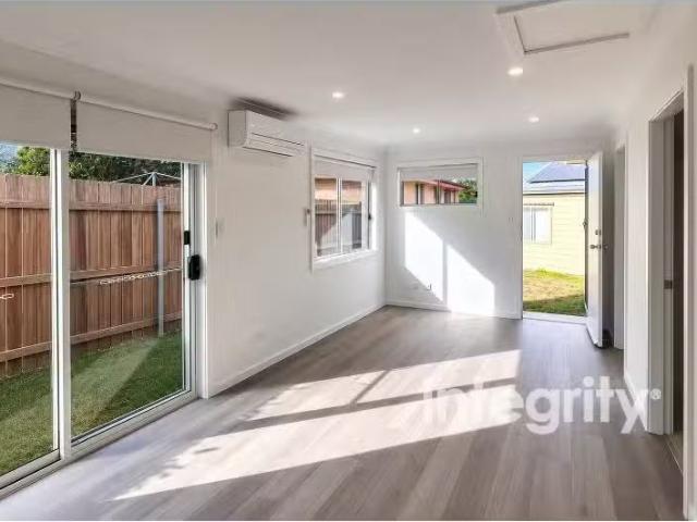 Deal! 2 BR 3a Glenhaven Avenue, North Nowra Apartment for rent.