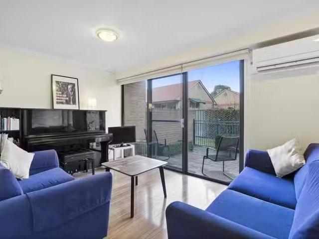 Nice 2 BR 3C/62 Wattle Street, Lyneham, ACT 2602