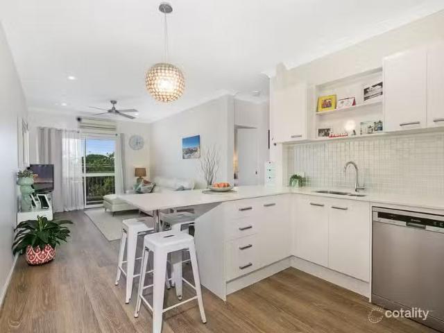 Charming 2 BR 10/41 Glenora Street, WYNNUM, QLD 4178 House f.