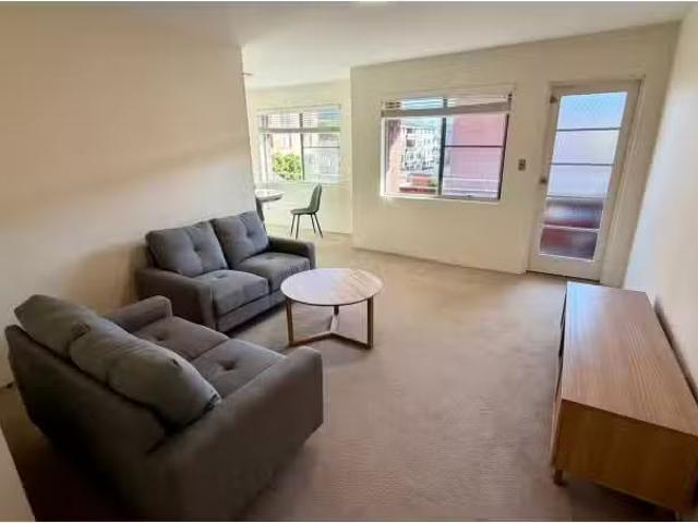Cozy 2 BR 104 Botany Street, Kingsford Apartment for rent Lis.