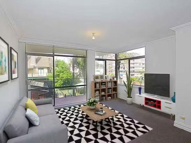 Deal! 2 BR 10/50 Darling Point Road, Darling Point, NSW 2027