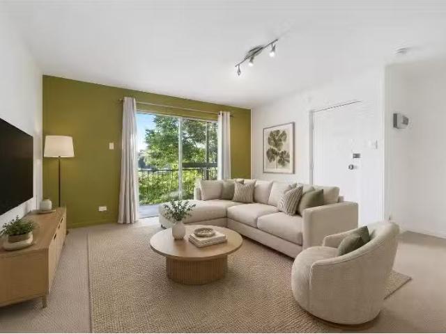 Cozy 2 BR 10/1 Mowatt Street, QUEANBEYAN Apartment for rent L.