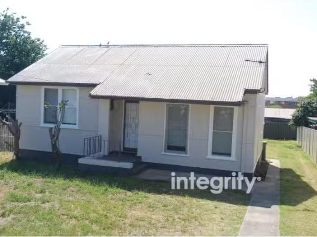 For Rent! 2 BR 10 Burr Avenue, Nowra House for rent Listed by.