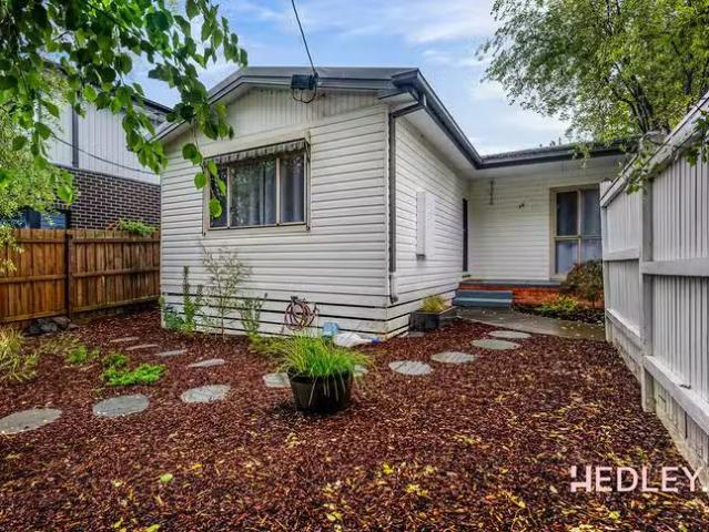 Nice 2 BR 1/14 Jenner Street, Blackburn South, VIC 3130