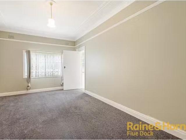 Deal! 2 BR 1/156 Lyons Road, DRUMMOYNE Apartment for rent Lis.