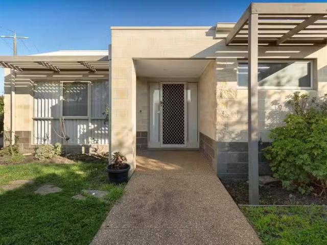 Cozy 2 BR 1/15 Albert Street, HASTINGS, VIC 3915 Unit for Rent