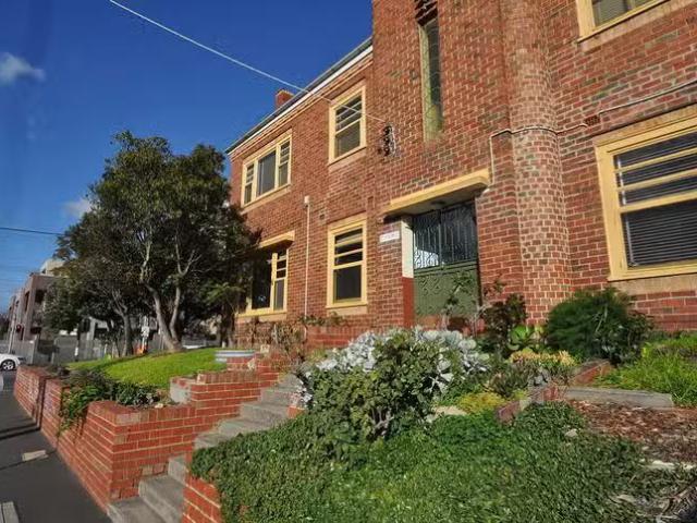 For Rent! 2 BR 1/113 Nicholson Street, Brunswick East, VIC 3057