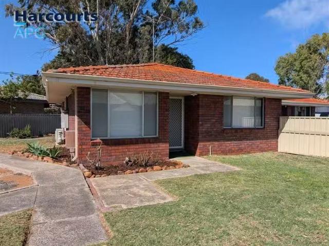 Cheap 2 BR 11A Herbert Road, EAST BUNBURY, WA 6230 House for.