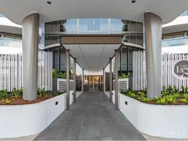 Unique 2 BR 127/15 Irving Street, Phillip Apartment for rent.