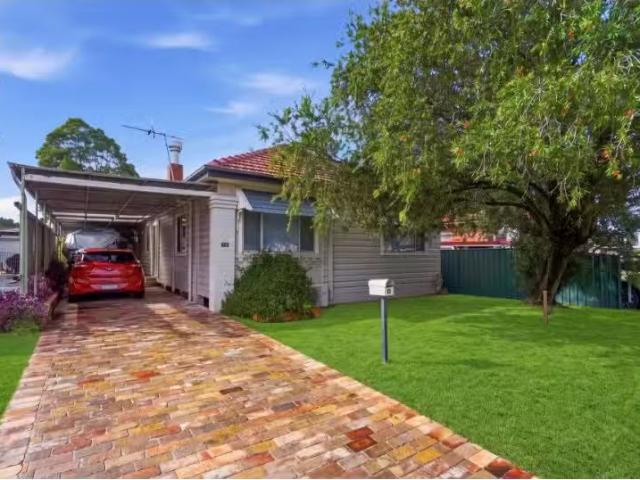 New 2 BR 12 Austin St, Georgetown House for rent Listed by Lo.