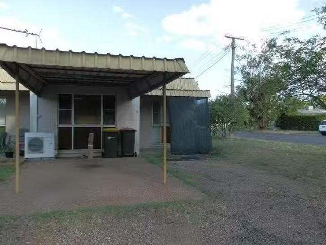 For Rent! 2 BR 1/2 Expeller Court, Emerald, QLD 4720