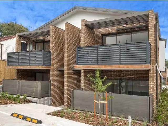 Nice 2 BR 13/64 66 The Esplanade, Thornleigh Apartment for ren.