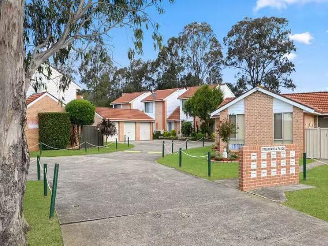 Just in! 2 BR 13/11 Mundarda Place, St Helens Park, NSW 2560