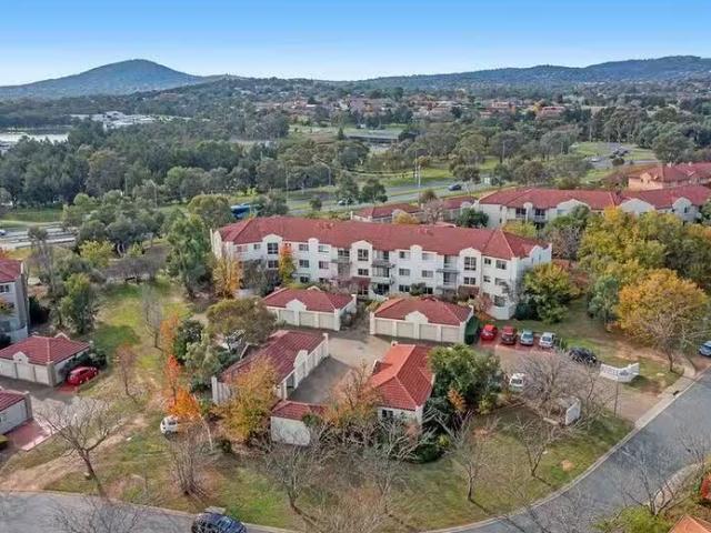 Cozy 2 BR 13/15 Tenison Woods Circuit, Bonython, ACT 2905