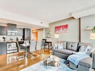 Beltline, Calgary, Alberta - Balcony, Equipped kitchen