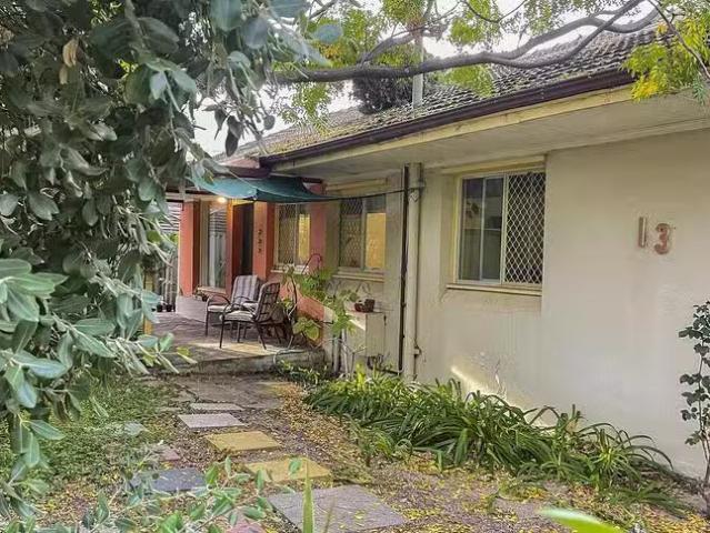 Just in! 2 BR 13 Slade Street, Bayswater, WA 6053
